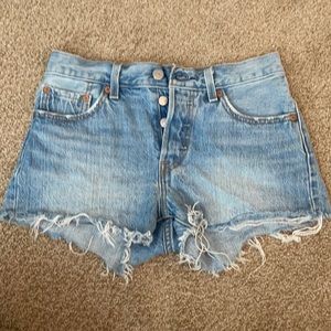 Levi’s 501 cutoff shorts